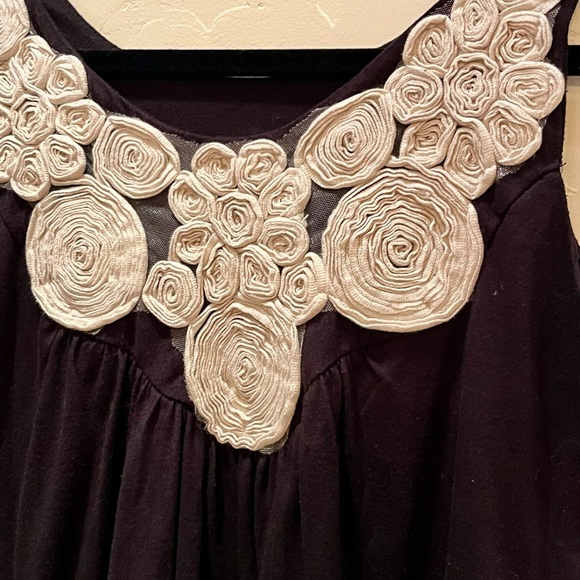 Vintage Urban Outfitters Kimchi Black Top With Offwhite Floral Design - Picture 2 of 5